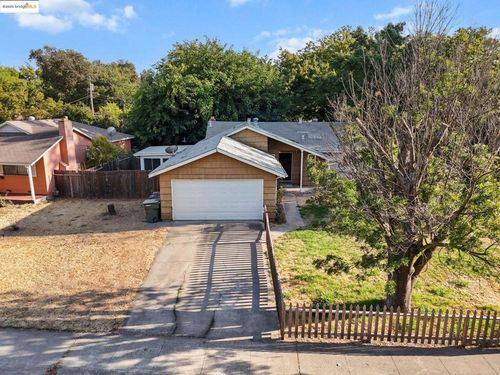 2100 Monifieth Way, Sacramento, CA, 95822-3927 | Card Image