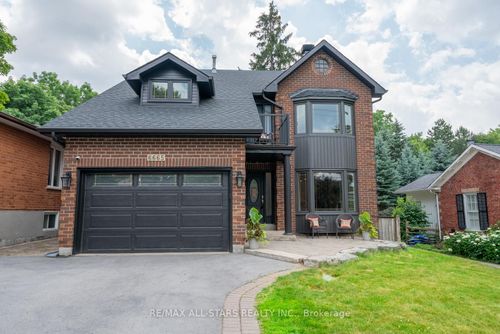 6665 Main St, Stouffville, ON, L4A6B3 | Card Image