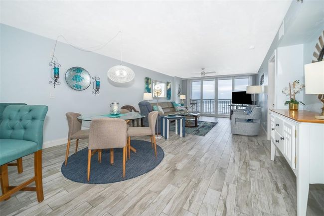 Living Area | Image 14