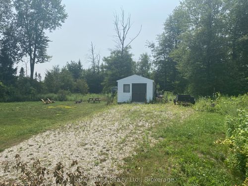 319 Tyendinaga Rd, Kincardine, ON, N2Z2X3 | Card Image
