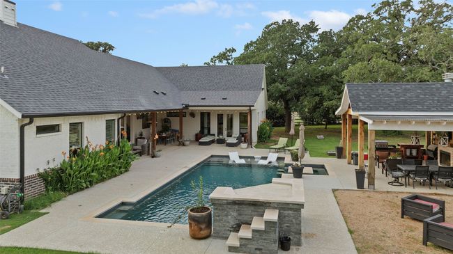 Perfect outdoor entertaining space | Image 31