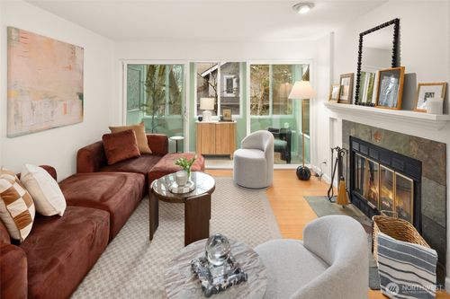 206-5901 Phinney Ave N, Seattle, WA, 98103-5870 | Card Image