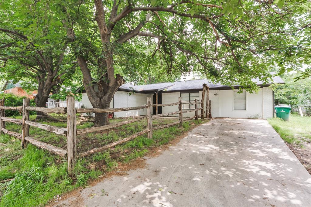 Mosley Ln, Alvord, TX 76225