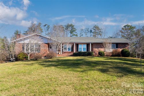 15 Lackey Ln, Asheville, NC, 28804-9783 | Card Image