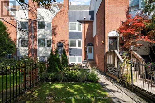 18 Sydenham St, Toronto, ON, M5A4H6 | Card Image