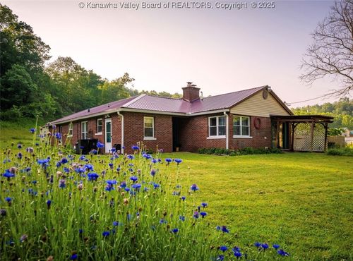 15 Eagle Flight Rd, Ripley, WV, 25271-6208 | Card Image