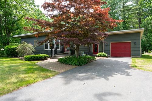 24 Savoie St, Bedford, NH, 03110-5826 | Card Image