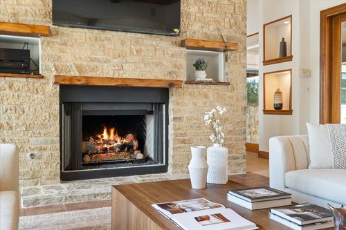 1525 Springlake Dr, Dripping Springs, TX, 78620-4144 | Card Image