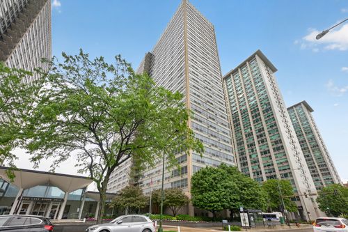 1925-3550 Lake Shore Dr, Chicago, IL, 60657-1910 | Card Image
