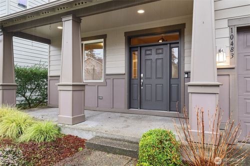 10483 Sentinel Dr, Gig Harbor, WA, 98332-5108 | Card Image