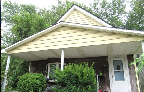 1523 W Marion Ave, Marion, IN, 46952-2455 | Card Image
