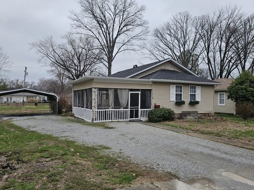 615 Mitchell St, Benton, IL, 62812-1160 | Card Image