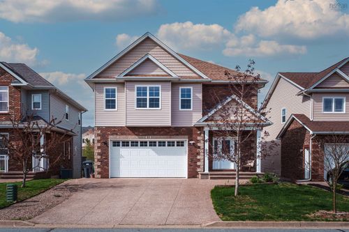 33 Sedgewick Place, Bedford, NS, B4A0G5 | Card Image