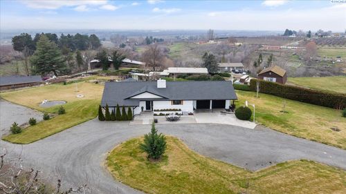 1664 S Euclid Rd, Grandview, WA, 98930-9494 | Card Image