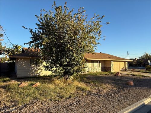 2090 Lucerne St, Las Vegas, NV, 89104-6002 | Card Image