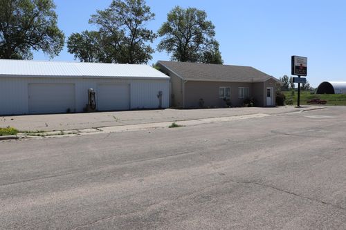 617 Valley St, Hawley, MN, 56549-4448 | Card Image