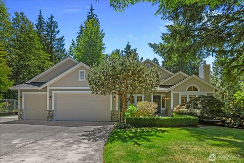 23915 Ne 80th St, Redmond, WA, 98053-8002 | Card Image