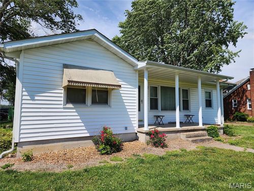 327 W Wall St, Worden, IL, 62097-1339 | Card Image