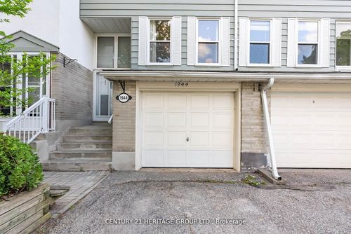 1944 John St, Thornhill, ON, L3T1Z1 | Card Image