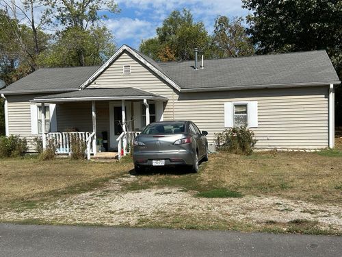 812 Valley Ave, Ava, MO, 65608-5233 | Card Image