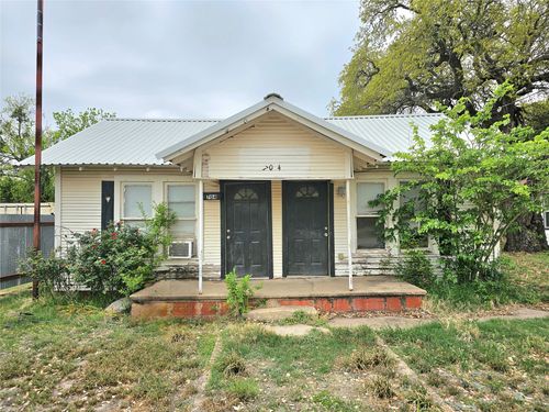 704 S 2nd St, Bangs, TX, 76823-3164 | Card Image