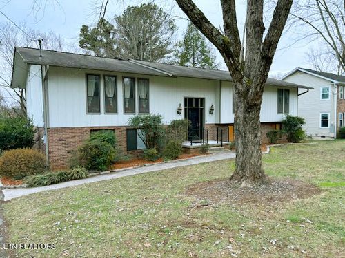 621 Belle Glade Ln, Knoxville, TN, 37923-2303 | Card Image