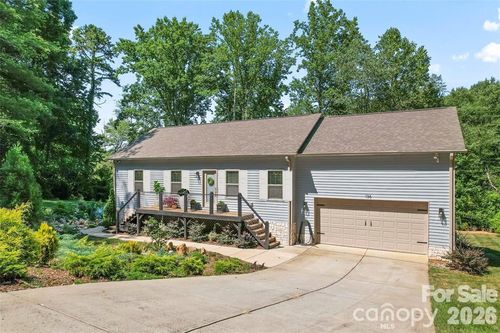 136 Huntington Ln, Mooresville, NC, 28117-8056 | Card Image