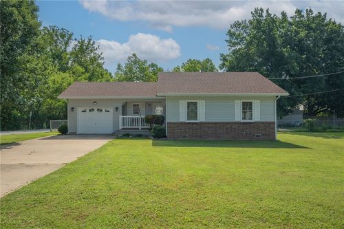 111 Amber St, Cassville, MO, 65625-1064 | Card Image