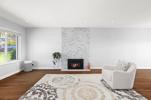 219 E 26th St, North Vancouver, BC, V7N1A7 | Card Image