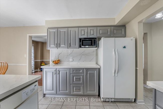28 Pantages Crt, House other with 3 bedrooms, 3 bathrooms and 2 parking in Brampton ON | Image 7