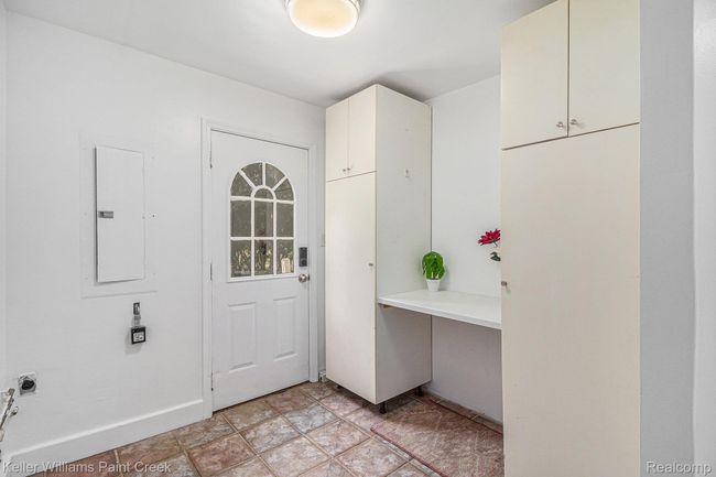 Mud Room-Entry to Garage | Image 7