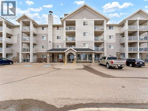 413-1648 Saamis Dr Nw, Medicine Hat, AB, T1C4X1 | Card Image