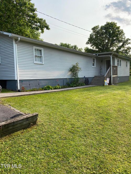 880 Gilley Ave E, Big Stone Gap, VA, 24219-3817 | Card Image