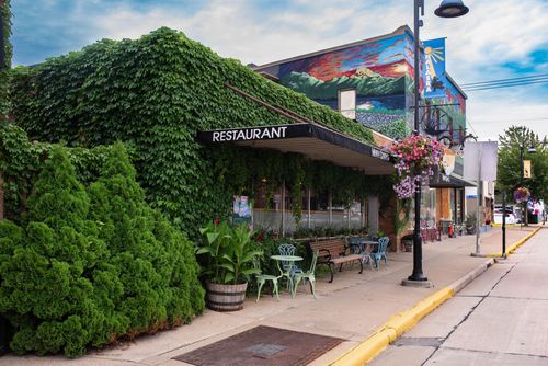 205 Main St, Onalaska, WI, 54650-2948 | Card Image