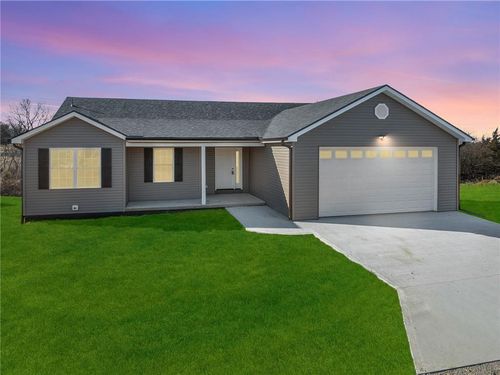 112 Westwood Dr, Gallatin, MO, 64640-1612 | Card Image