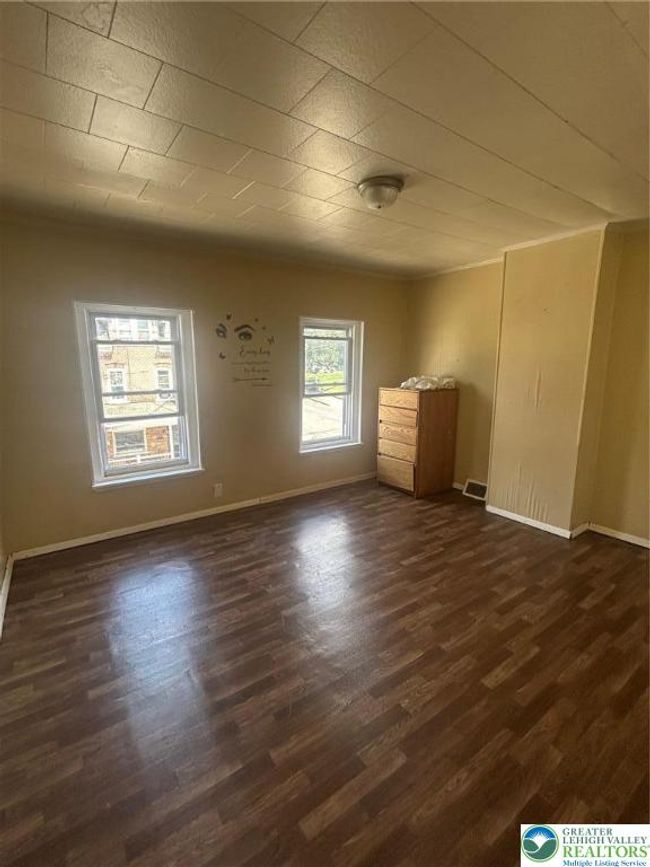 1036 Spring Garden St, Townhouse with 3 bedrooms, 1 bathrooms and null parking in Allentown PA | Image 11