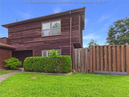 301 Trappers Pl, Charleston, WV, 25314-2421 | Card Image