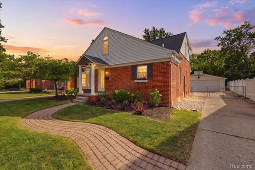 1872 Banbury St, Birmingham, MI, 48009-7161 | Card Image