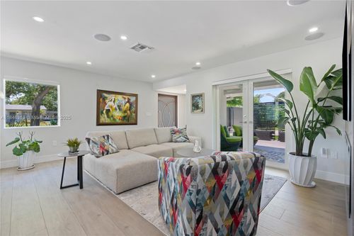 7425 Sw 139th Ter, Palmetto Bay, FL, 33158-1227 | Card Image