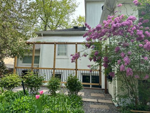 460 Chartwell Rd, Oakville, ON, L6J4A5 | Card Image