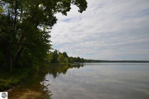 000 Birch Pointe Dr, Kewadin, MI, 49648 | Card Image