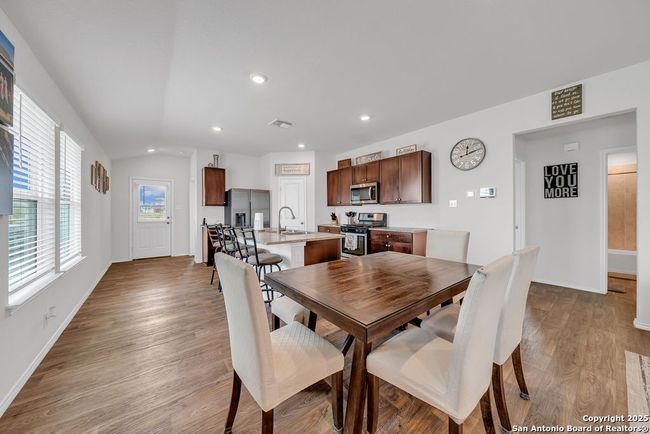 489 Middle Green Loop, House other with 3 bedrooms, 2 bathrooms and null parking in Floresville TX | Image 4