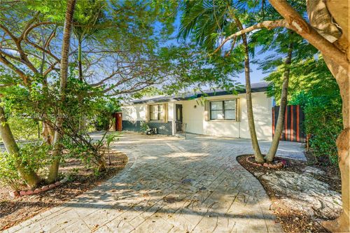 2827 Adams St, Hollywood, FL, 33020-4715 | Card Image