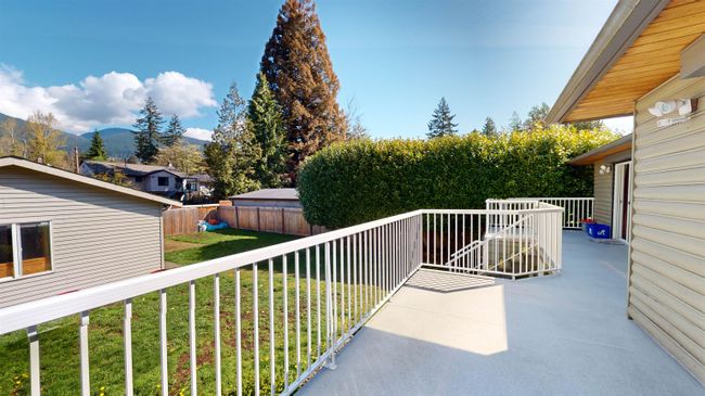 522 W 23 Rd Street, House other with 5 bedrooms, 4 bathrooms and 4 parking in North Vancouver BC | Image 20