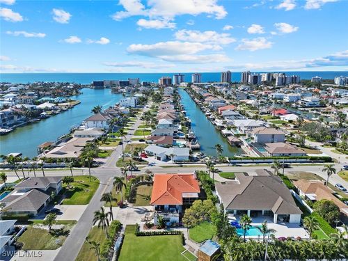 10602 Vanderbilt Dr, NAPLES, FL, 34108-2261 | Card Image