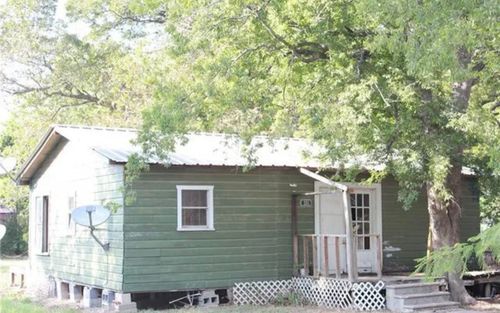 301 E Wood St, Streetman, TX, 75859-8088 | Card Image