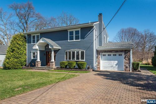 21 Carrol St, Fairfield, NJ, 07004-1003 | Card Image