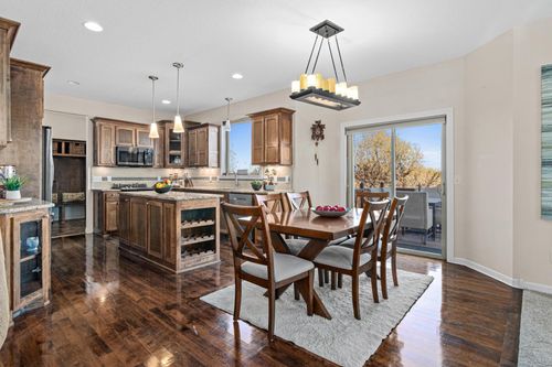 643 Parkside Ct, Eagan, MN, 55123-2197 | Card Image