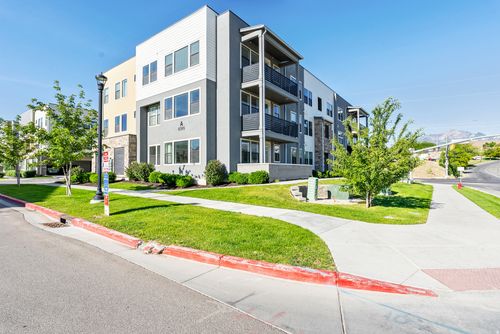 203-8395 S Iris Lumi Ln, Midvale, UT, 84047-7845 | Card Image