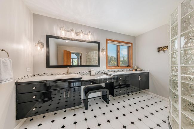 S75W17553 Harbor Circle, Condo with 2 bedrooms, 2 bathrooms and null parking in Muskego WI | Image 24